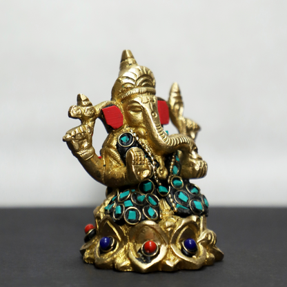Kamal Stone Ganesh Brass Idol
