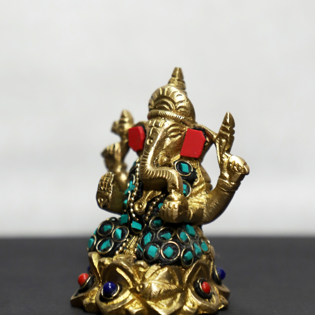 Kamal Stone Ganesh Brass Idol